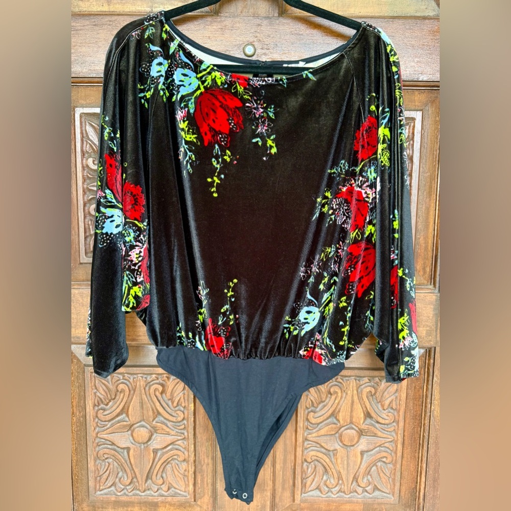 Free People Intimately Black Floral Crushed Velvet Bodysuit. Size Small. NWOT. - Picture 17 of 17